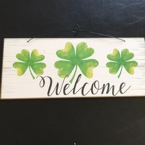 Welcome 4 leaf clover wooden sign